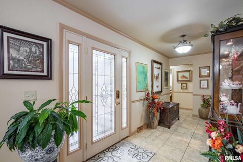 Tiny photo for 105 Woodlake Lane, Eldorado, IL 62930 (MLS # EB460662)