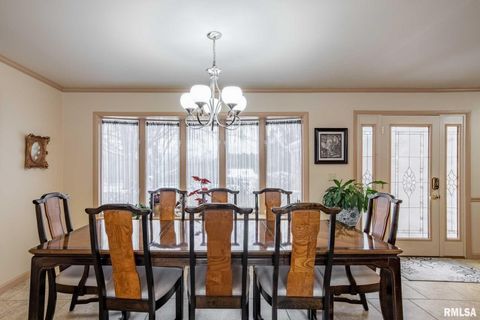 Tiny photo for 105 Woodlake Lane, Eldorado, IL 62930 (MLS # EB460662)