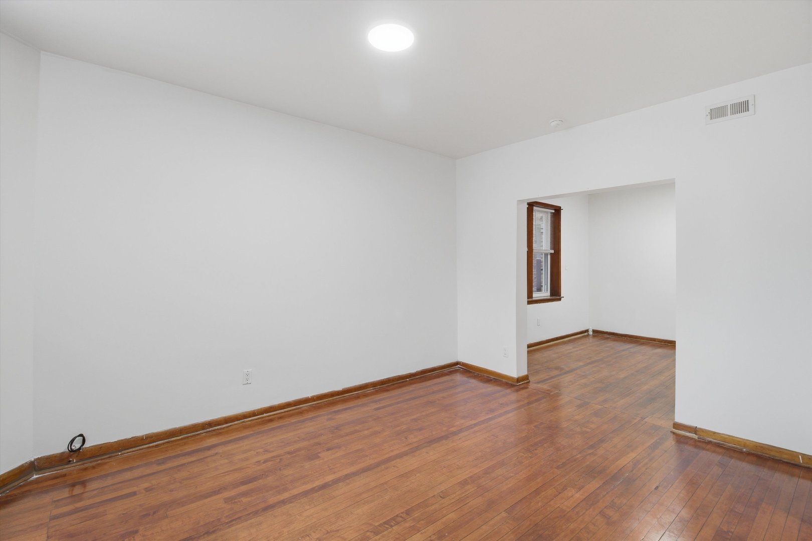 1633 W 38th Street
