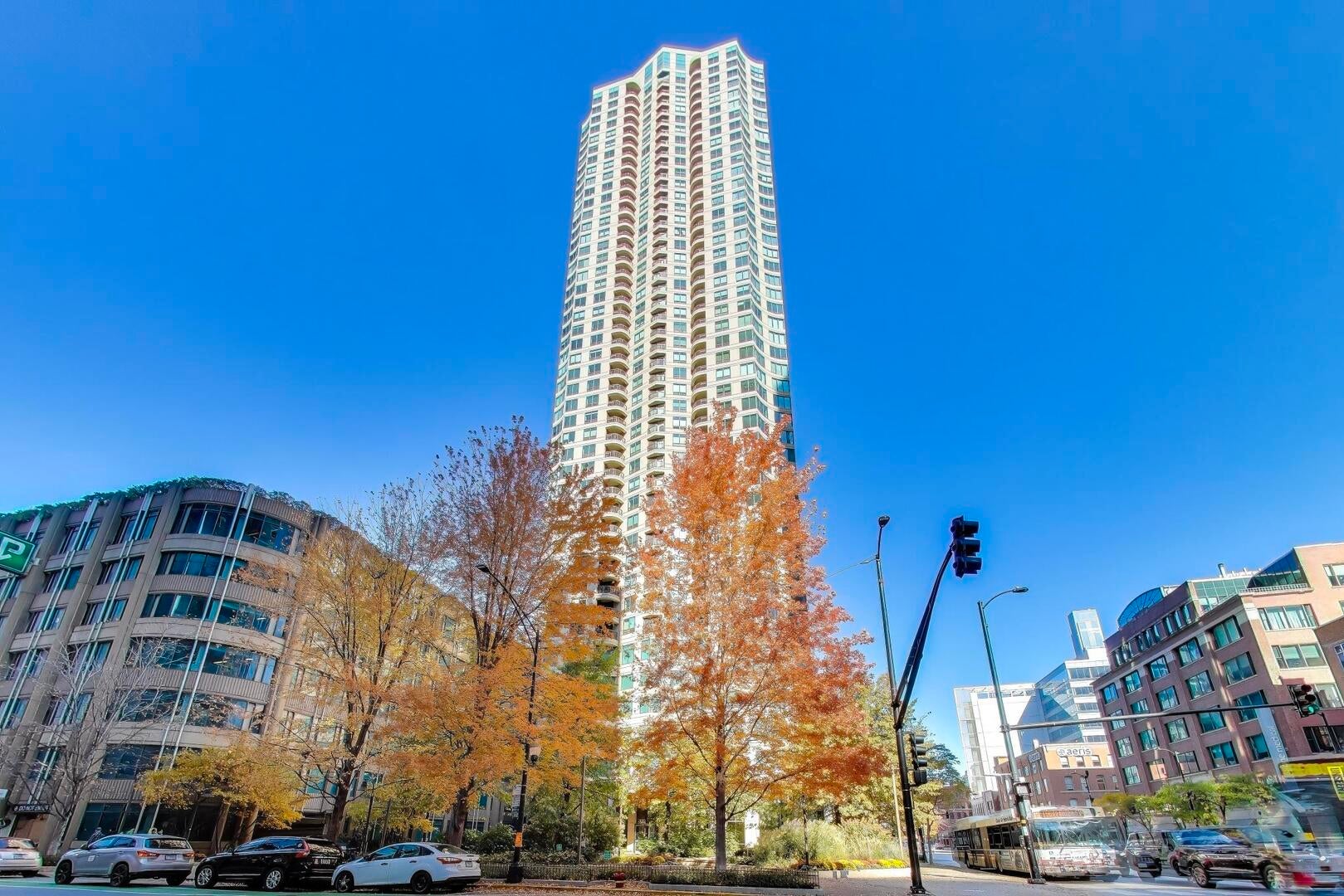 400 N LASALLE Street 1306