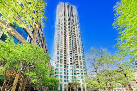 Photo of 400 N LASALLE Street #1306, Chicago, IL 60654 (MLS # 12707401)