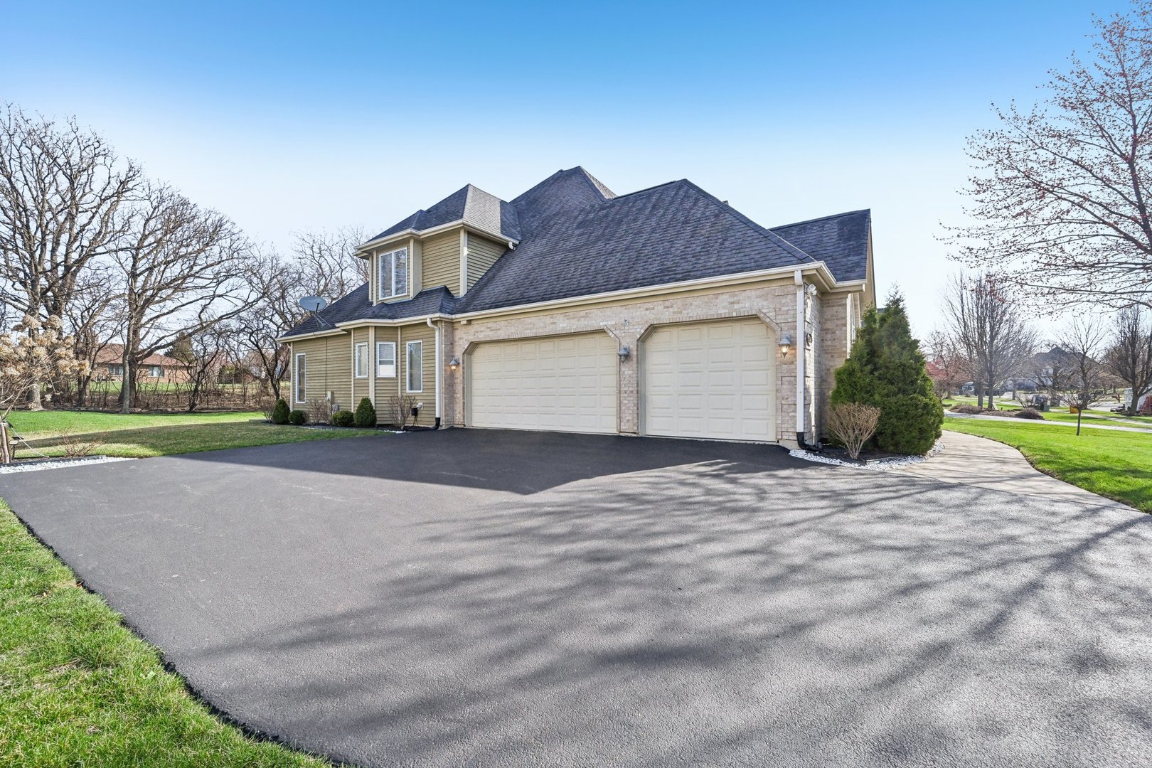 1054 Hudson Court