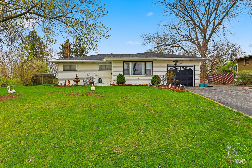 3858 E Lakeview Drive