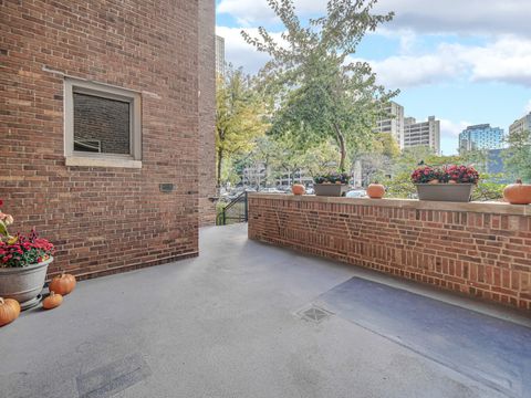 Tiny photo for 5000 S Cornell Avenue #6C, Chicago, IL 60615 (MLS # 12508608)