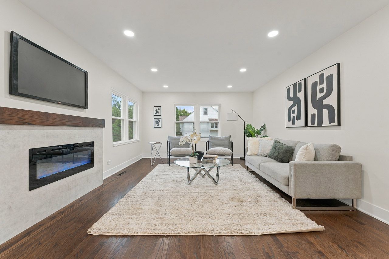 15W105 Harrison Street