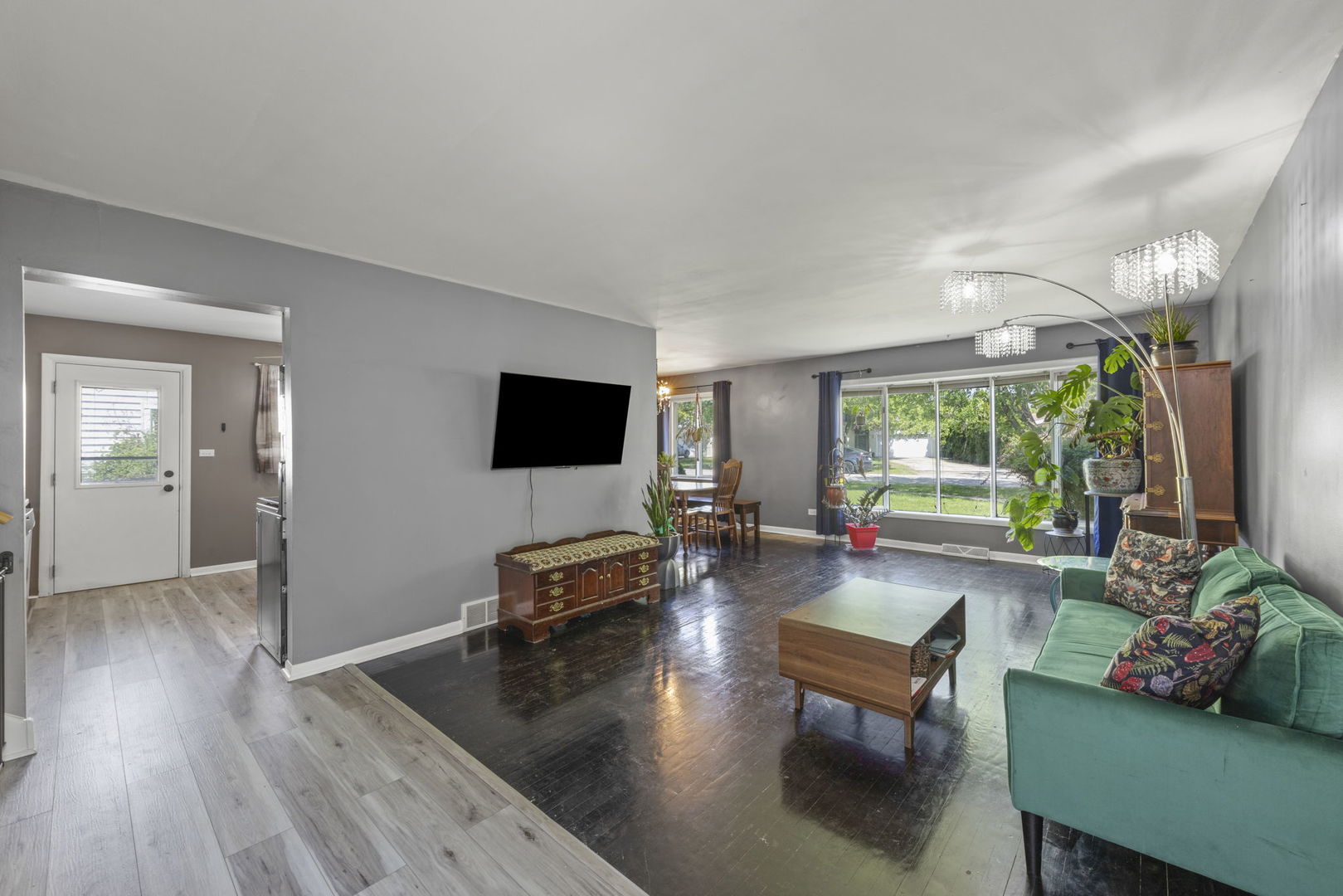 202 E Julia Drive