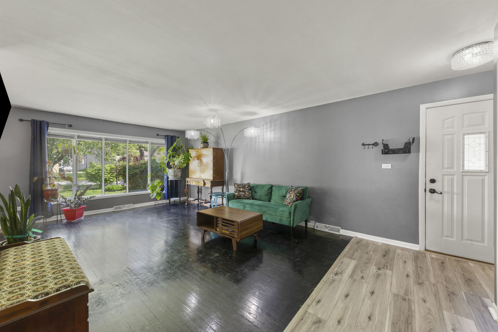 202 E Julia Drive