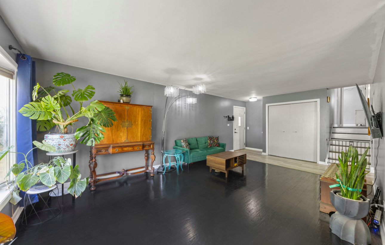 202 E Julia Drive