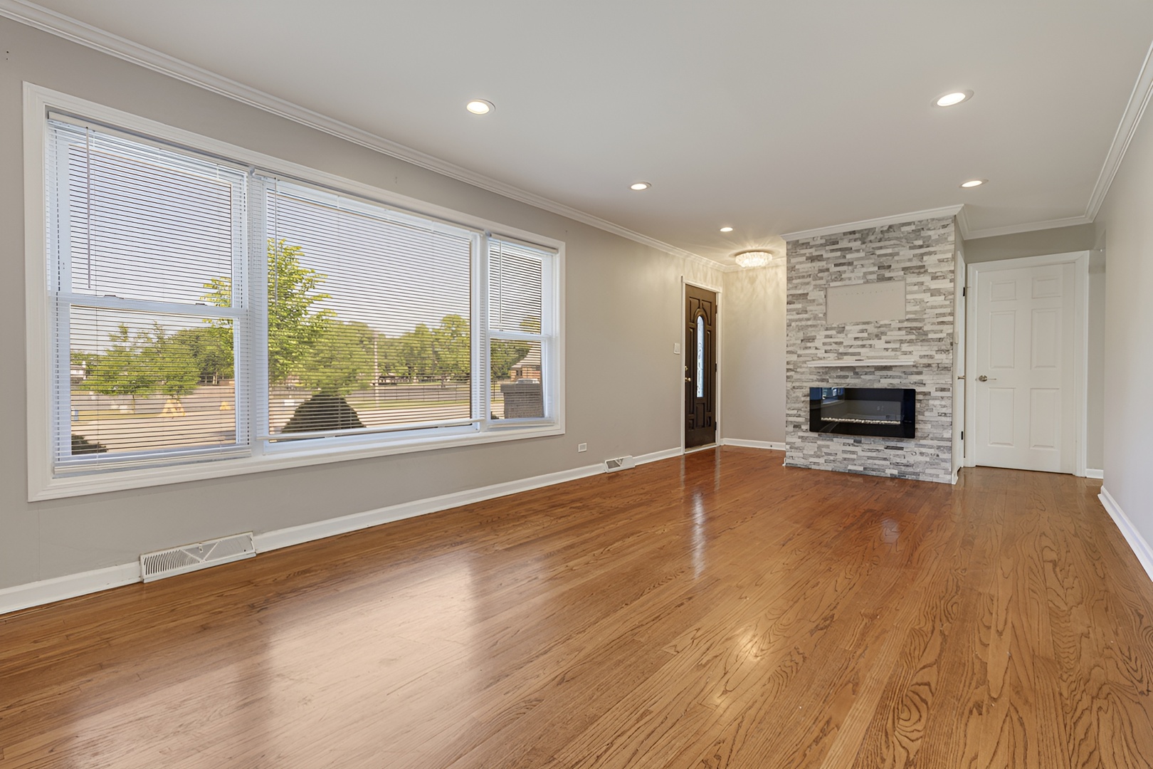 Properties 4 407 N West Avenue