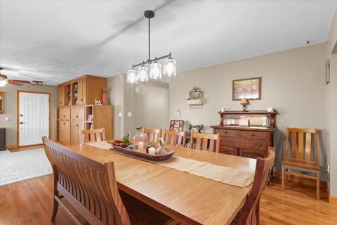 Tiny photo for 540 E 50n Road, Gibson City, IL 60936 (MLS # 12577292)