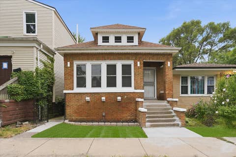 Photo of 623 E 88th Place, Chicago, IL 60619 (MLS # 12716403)