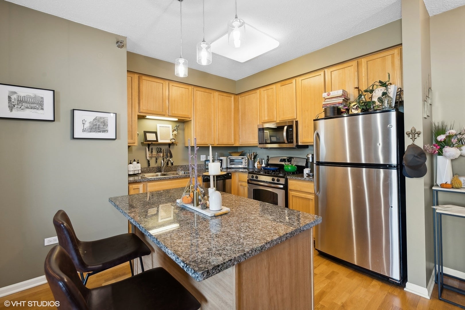 1134 W Granville Avenue 1017