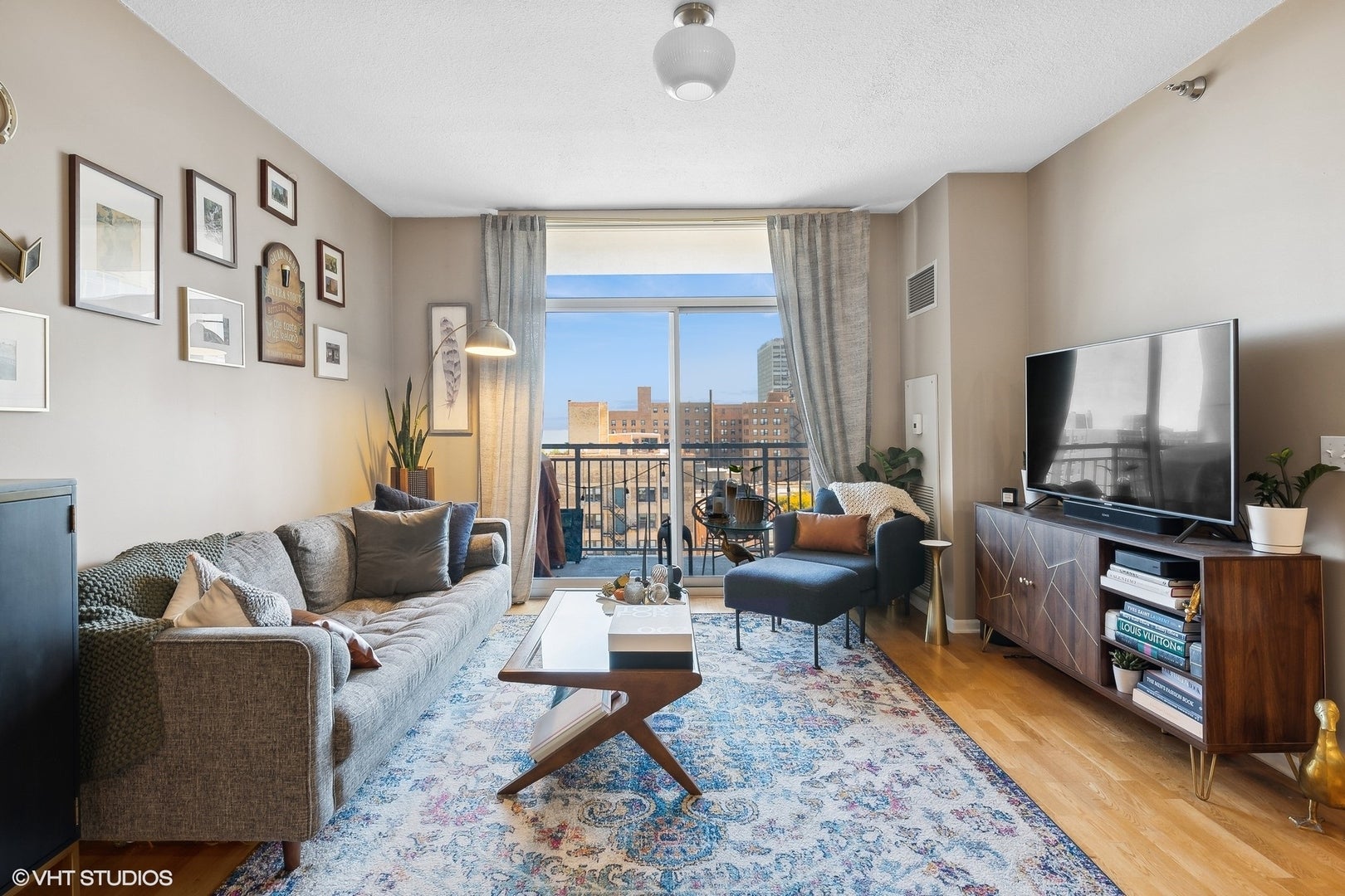 1134 W Granville Avenue 1017
