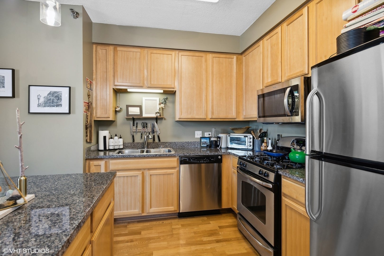 1134 W Granville Avenue 1017