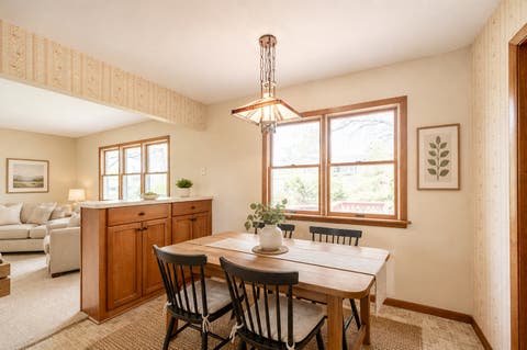 Tiny photo for 8 Candlewick Court, North Aurora, IL 60542 (MLS # 12628310)