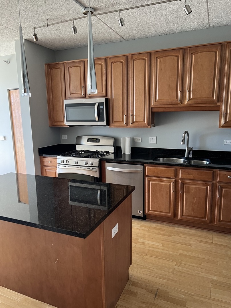 1250 S Indiana Avenue 606