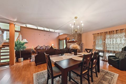 Tiny photo for 351 S Dominion Drive, Wood Dale, IL 60191 (MLS # 12514678)