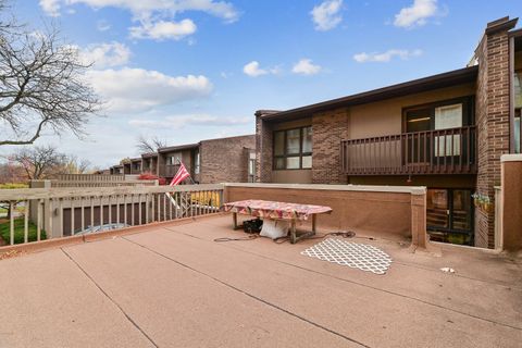 Tiny photo for 351 S Dominion Drive, Wood Dale, IL 60191 (MLS # 12514678)