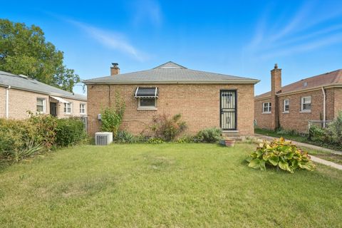 Tiny photo for 12732 S Laflin Street, Calumet Park, IL 60827 (MLS # 12486003)