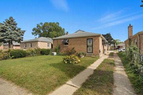 Tiny photo for 12732 S Laflin Street, Calumet Park, IL 60827 (MLS # 12486003)