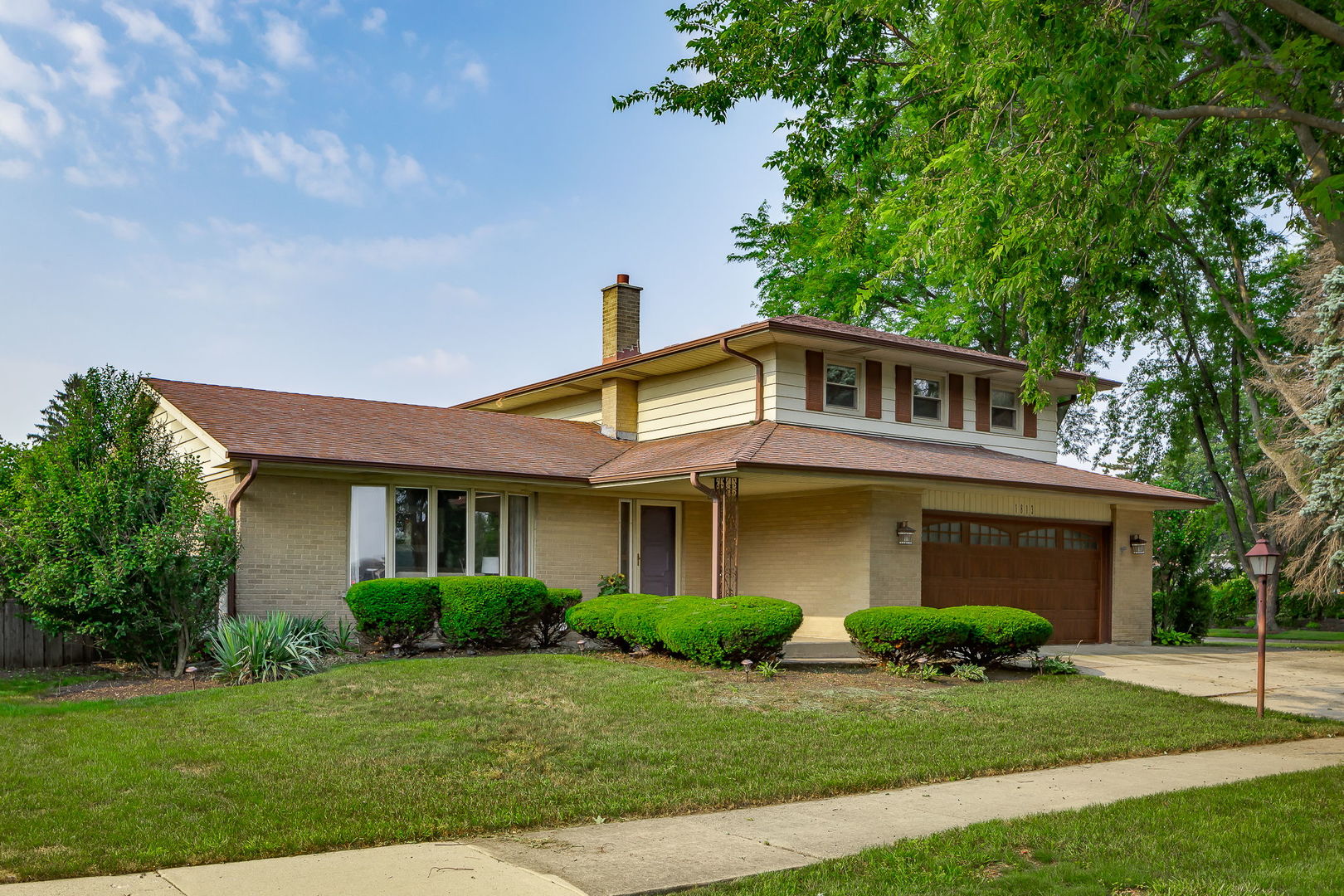 1813 E Maya Lane