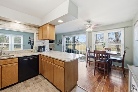 Tiny photo for 1821 Pebble Beach Circle #1, Elk Grove Village, IL 60007 (MLS # 12585328)