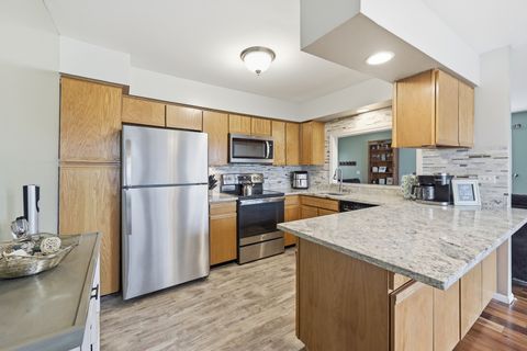 Tiny photo for 1821 Pebble Beach Circle #1, Elk Grove Village, IL 60007 (MLS # 12585328)