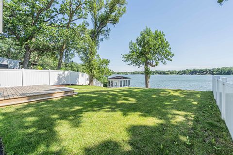 Tiny photo for 33670 N Lake Shore Drive, Grayslake, IL 60030 (MLS # 12398628)