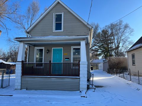 Photo of 1214 W Brons Avenue, Peoria, IL 61604 (MLS # 12555787)