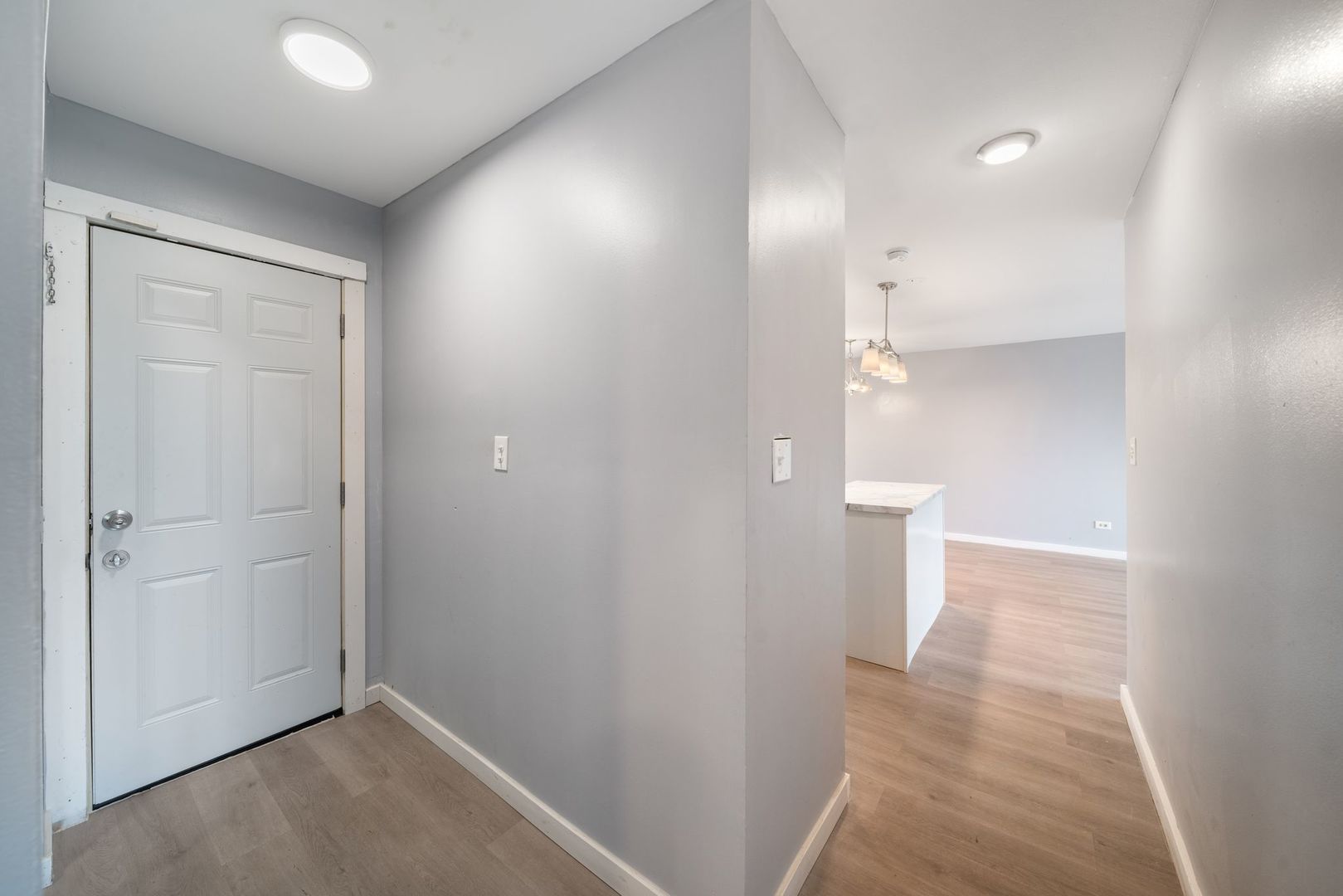7854 S South Shore Drive 502