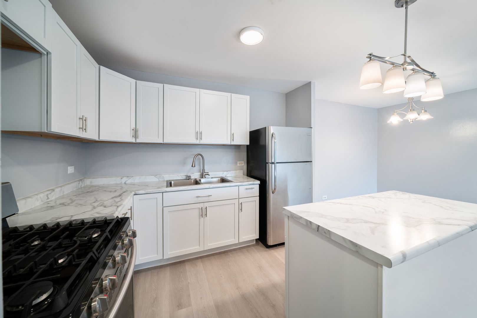 7854 S South Shore Drive 502