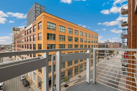 Tiny photo for 933 W Van Buren Street #516, Chicago, IL 60607 (MLS # 12517274)