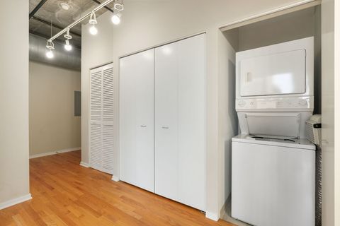 Tiny photo for 933 W Van Buren Street #516, Chicago, IL 60607 (MLS # 12517274)