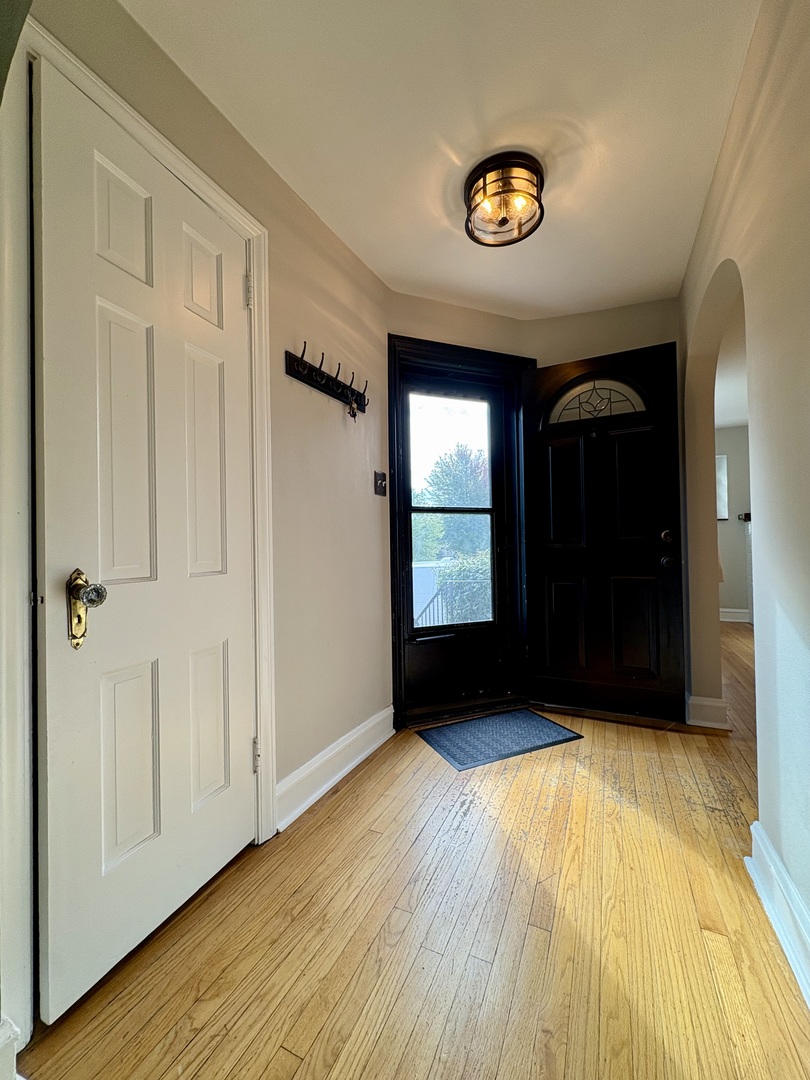 9210 S Trumbull Avenue