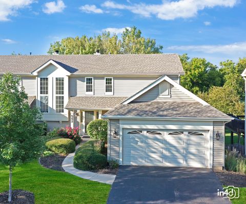 Photo of 562 Tewksbury Circle, Oswego, IL 60543 (MLS # 12469483) Photo of 562 Tewksbury Circle, Oswego, IL 60543 (MLS # 12469483)