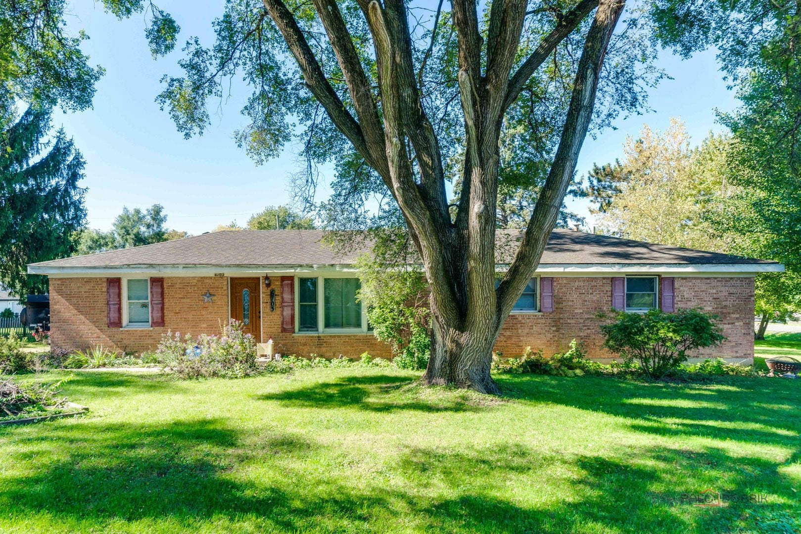6703 Hawthorne Drive