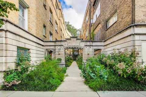 Photo of 1522 E 59th Street #2F, Chicago, IL 60637 (MLS # 12455031)