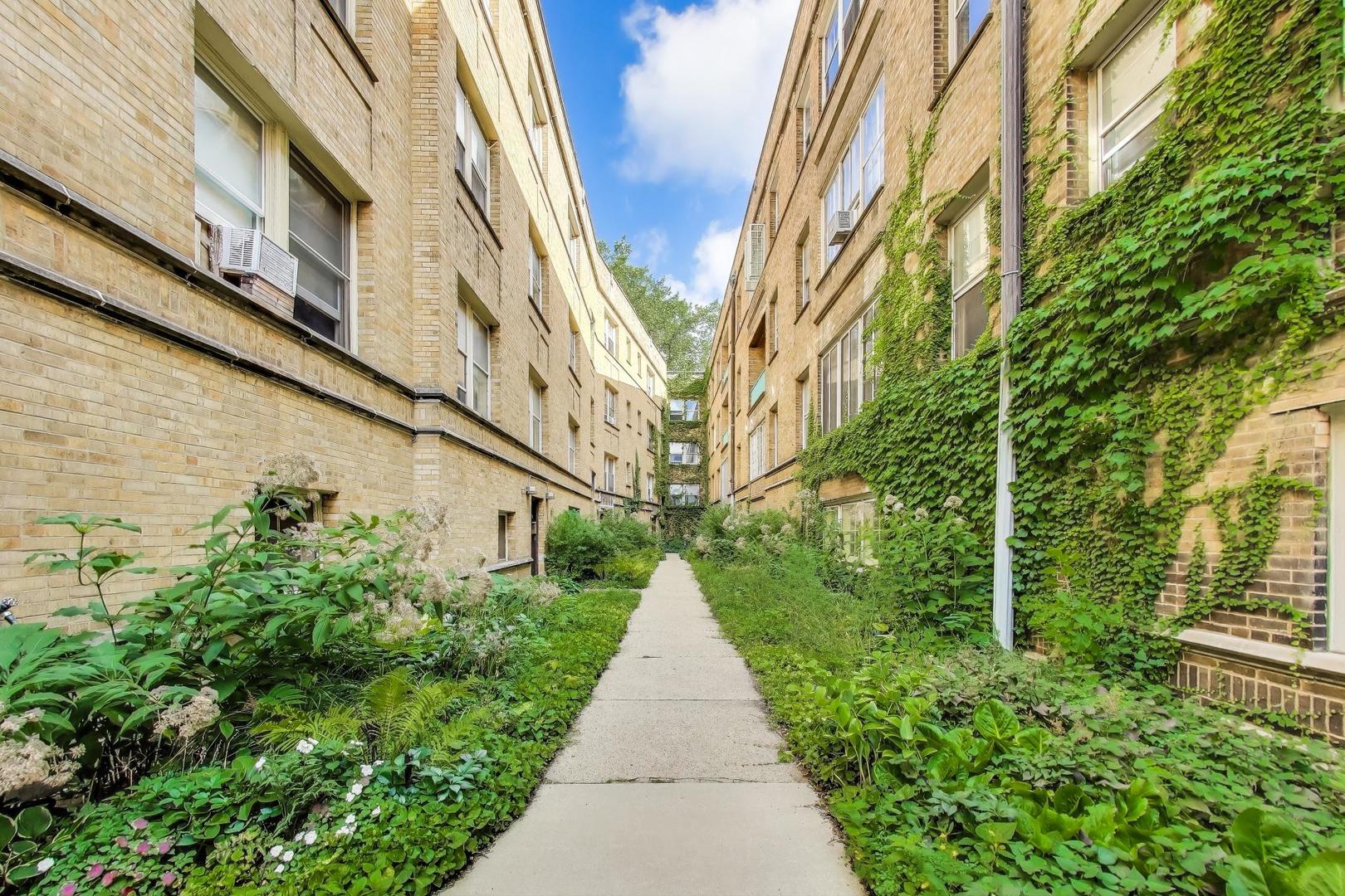 1522 E 59th Street 2F