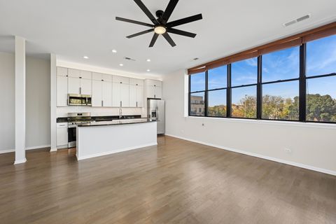 Tiny photo for 2512 N BOSWORTH Avenue #306, Chicago, IL 60614 (MLS # 12499156)