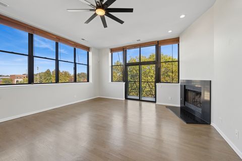 Tiny photo for 2512 N BOSWORTH Avenue #306, Chicago, IL 60614 (MLS # 12499156)