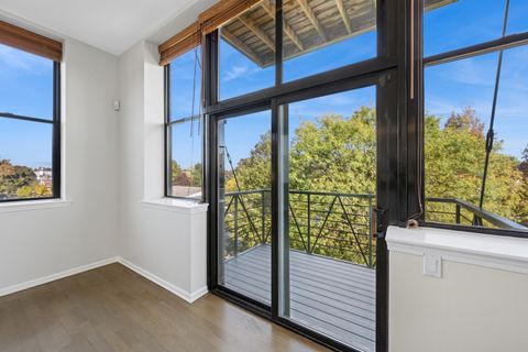 Tiny photo for 2512 N BOSWORTH Avenue #306, Chicago, IL 60614 (MLS # 12499156)