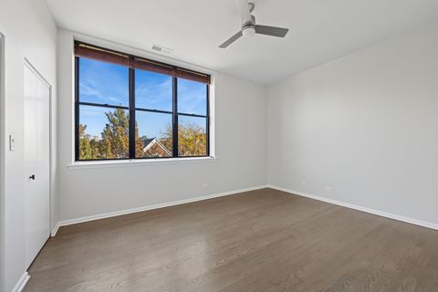 Tiny photo for 2512 N BOSWORTH Avenue #306, Chicago, IL 60614 (MLS # 12499156)