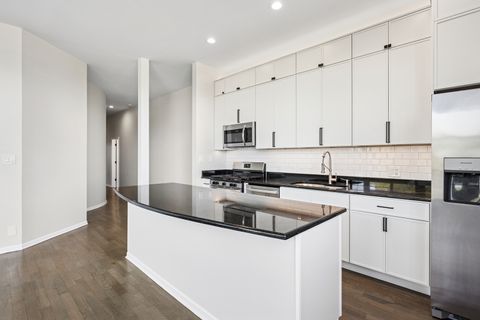 Tiny photo for 2512 N BOSWORTH Avenue #306, Chicago, IL 60614 (MLS # 12499156)