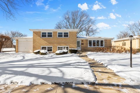 A home in Mount Prospect