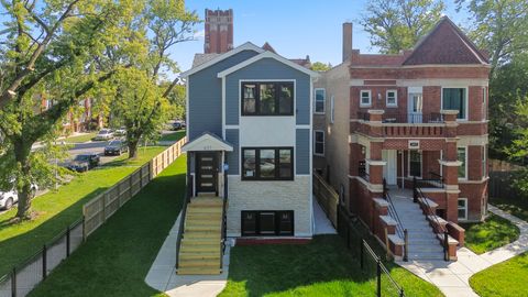 Photo of 657 N PINE Avenue, Chicago, IL 60644 (MLS # 12491599)