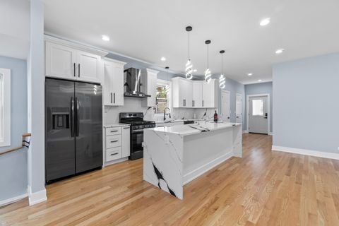 Tiny photo for 657 N PINE Avenue, Chicago, IL 60644 (MLS # 12491599)
