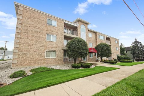 Tiny photo for 18215 Wentworth Avenue #3B, Lansing, IL 60438 (MLS # 12455575)