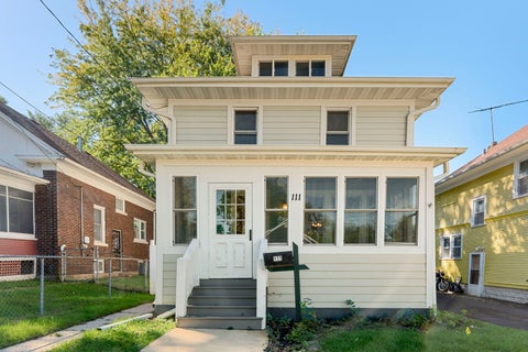Photo of 111 Warren Avenue, Aurora, IL 60505 (MLS # 12779541)