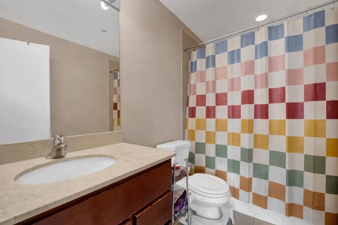 Tiny photo for 1122 W Catalpa Avenue #606, Chicago, IL 60640 (MLS # 12726025)