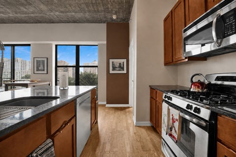 Tiny photo for 1122 W Catalpa Avenue #606, Chicago, IL 60640 (MLS # 12726025)